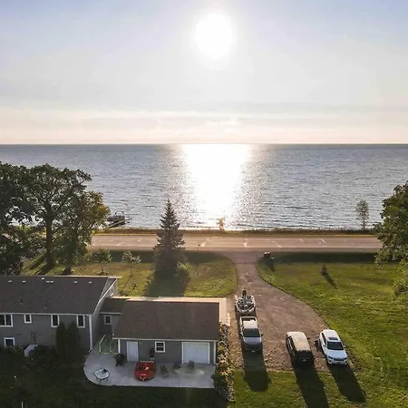 Modern Home On Mille Lacs Lake! Amazing Yard And Game-Room!